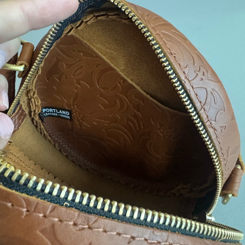 PORTLAND LEATHER - Circle Embossed Leather Crossbody Bag - Picture 3 of 3